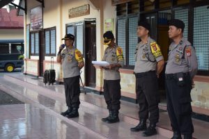 Kapolres Barru Akbp DR H.Burhaman, SH. MH Berangkatkan 2 SST Personil Polres Barru Ke Makassar