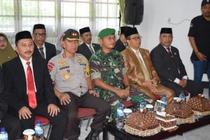 Kapolres Barru Akbp.Dr.H.Burhaman.SH.MH, Hadiri  Rapat Paripurna dalam rangka Pengucapan Sumpah/Janji Pimpinan dan Anggota DPRD Kab. Barru Masa Jabatan 2019-2024