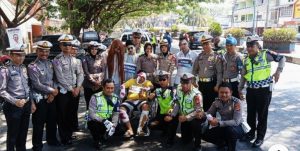 Operasi Zebra 2019, Kasatlantas Polres Maros Bersama Personil  Tampilkan Ilustrasi Korban Laka Lalulintas Saat Gelar Operasi