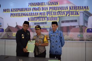 Kapolres Barru Akbp.Dr.H.Burhaman.SH.MH, Menandatangani Nota kesepahaman  ( MOU ), Perjanjian kerja sama penyelenggara MAL, pelayanan Publik Kab.Barru.