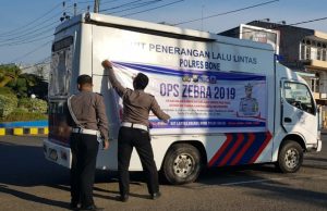 Operasi Zebra 2019, Satlantas Polres Bone Sosialisasi dengan Penerangan Keliling