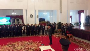 Presiden Jokowi Resmi Lantik Komjen Idham Azis Jadi Kapolri