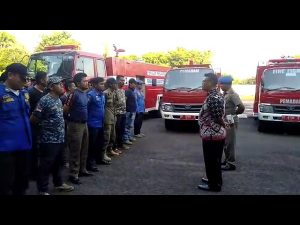 Video : Ada Dugaan “Penyerangan Kantor Bupati Barru,” Kasat Satpol Nyaris Dipukul Anggotanya Sendiri