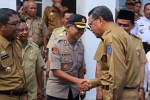 Gubernur Sulsel Prof DR Nurdin Abdullah, Bupati Barru, Dan Kapolres Barru Melayat ke Rumah Korban Banjir Dan Tinjau Lokasi Banjir di Barru