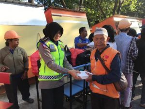 Polantas Peduli, Ditlantas Polda Sulsel Berbagi Sesama Kaum Dhuafa Rutin Setiap Jumat