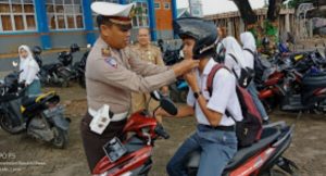 Kasatlantas Polres Parepare Pimpin  Gelar” Police Go to School” di SMA Negeri 2 Parepare