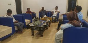 Berikan Pelayanan Warga, Bupati Kolaka Utara Menerima Tamu Sampai Tengah Malam Dari Anak Muda, Tua Sampai Warga Tuna Netra