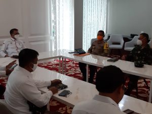 Wakapolda Sulsel Didampingi Kapolrestabes Makassar Hadiri Rapat Terbatas Yang Dipimpin Gubernur Sulsel