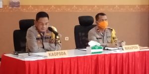 Kapolda Sulsel Bersama Wakapolda Pimpin Rapat Anev Perpanjangan PSBB di Makassar Dan Gowa, 826 Personil Disiagakan