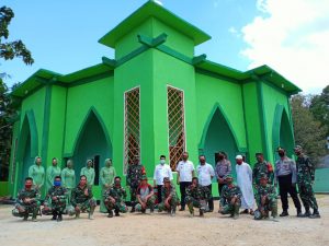 Selepas Acara Penutupan TMMD 108, Dansatgas Bersama Sekda Kolaka Tinjau Sasaran.