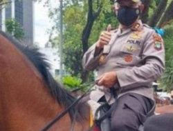 Jenderal Asal Makassar Fadil Imran Berkuda Mirip Raja Gowa di Depan Aksi Demonstrasi