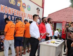 Satuan Narkoba Polres Gowa Ciduk Lima Warga Diduga Bawa Sabu 149,22 Gram