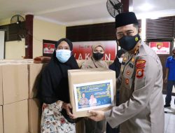 Kapolres Yudi Frianto Bagikan Paket Lebaran kepada Anggotanya, Purnawirawan Polri Warakawuri, PHL, Mitra Dokter