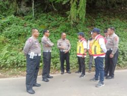 Kasat Lantas  Polres Maros berlakukan sistem buka tutup pada Jalan Poros Bantimurung – Camba 