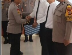Kapolres Maros Gelar Apel Pemberian Penghargaan (Reward) pada personil polres maros berprestasi dan tokoh masyarakat maros 