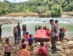 Seorang Ibu Rumah tangga sedang Hamil 4 bulan warga desa bonto manurung Di duga hanyut di sungai Tompobulu Maros Belum Di Temukan
