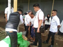 Sat Narkoba Polres Maros bersama Satreskrim polres maros dan Instansi terkait sidak pedagang yang menjual barang kadaluarsa.