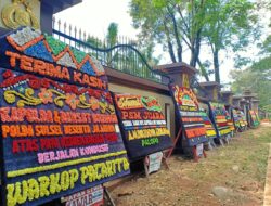 Sukses Pengamanan Liga BRI di Sulsel Dan PSM Juara, Kapolda Dan Dansat Brimob Polda Sulsel Dibanjiri Karangan Bunga Ucapan Selamat di Mapolda