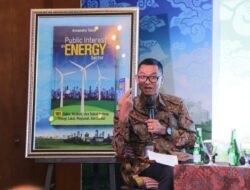 Hadiri Peluncuran Buku Karya Arcandra Tahar, Dirut PLN: “Sangat Strategis dan Mudah Dimengerti