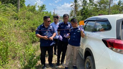 Tim Labfor Polda Sulsel Olah TKP Penyebab Retaknya Kaca Mobil Dinas Camat Baito