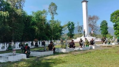 Kodim 1414 Tana Toraja Gelar Ziarah dan Tabur Bunga di Taman Makam Pahlawan