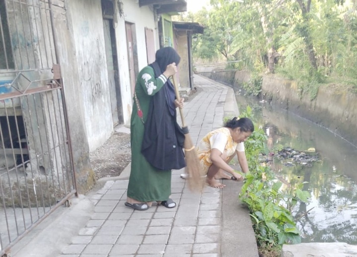 Kebersamaan Warga ORW 13: Kerja Bakti Rutin Ciptakan Lingkungan Bersih dan Rukun Antar Tatangga di Jongaya