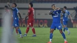 Persib Bandung dan Semen Padang Sama Kuat 1-1