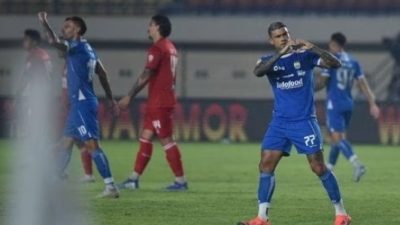 Persib Bandung dan Semen Padang Sama Kuat 1-1"