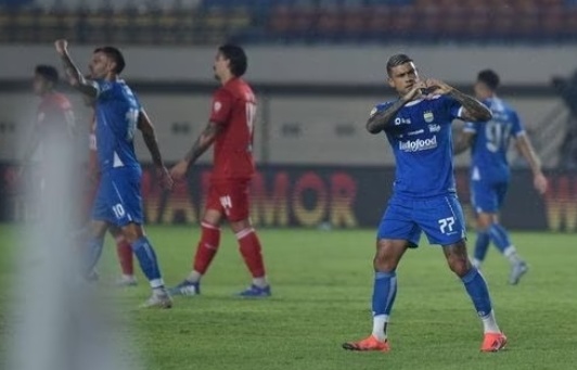 Persib Bandung dan Semen Padang Sama Kuat 1-1"