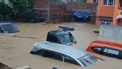 Banjir Terjang Jalur Trans Sulawesi, Barru-Parepare-Soppeng Lumpuh Total