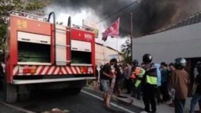 Kantor KPU Morowali Dilalap Si Jago Merah, Pegawai Panik Amankan Kotak Suara