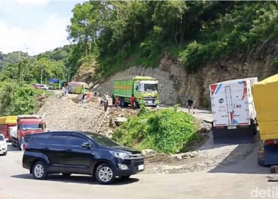Kemacetan 3 Km Terjadi di Maros-Bone Akibat Truk Mogok di Tompo Ladang