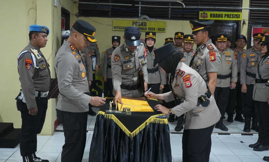 Kapolres Pelabuhan Makassar AKBP Restu Pimpin Sertijab: 3 PJU dan Kapolsek Resmi Dirotasi