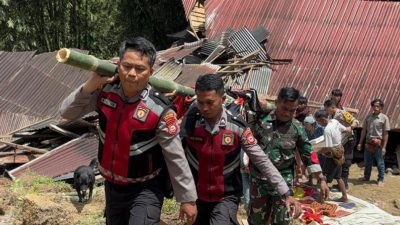 Longsor di Toraja Utara: Dua Warga Meninggal, Akses Jalan Lumpuh Total