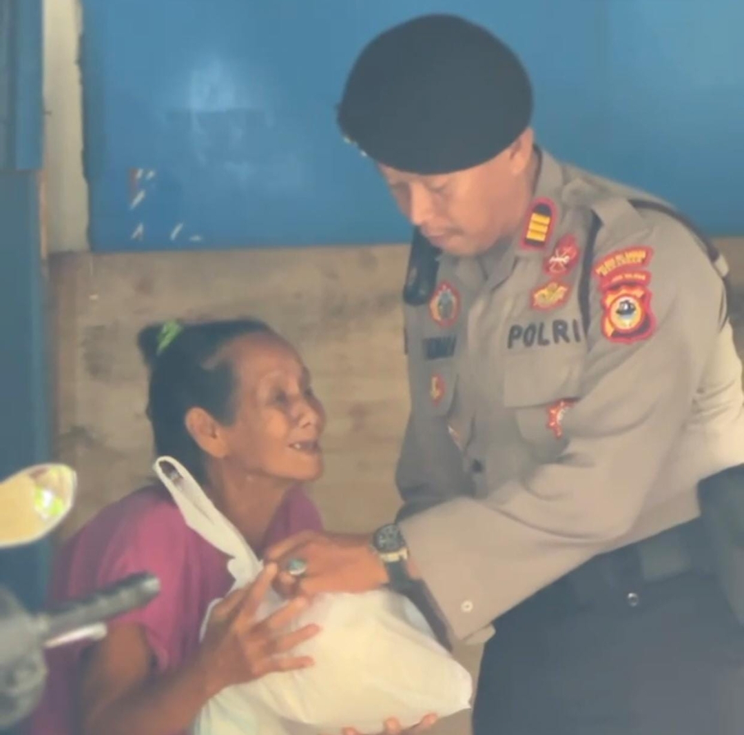 Mengabdi dan Berbagi: Aksi Sosial Polres Pelabuhan Makassar Sentuh Hati Warga