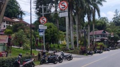 Warga Toraja Utara Keluhkan Parkir Sembarangan ASN di Kantor Bupati