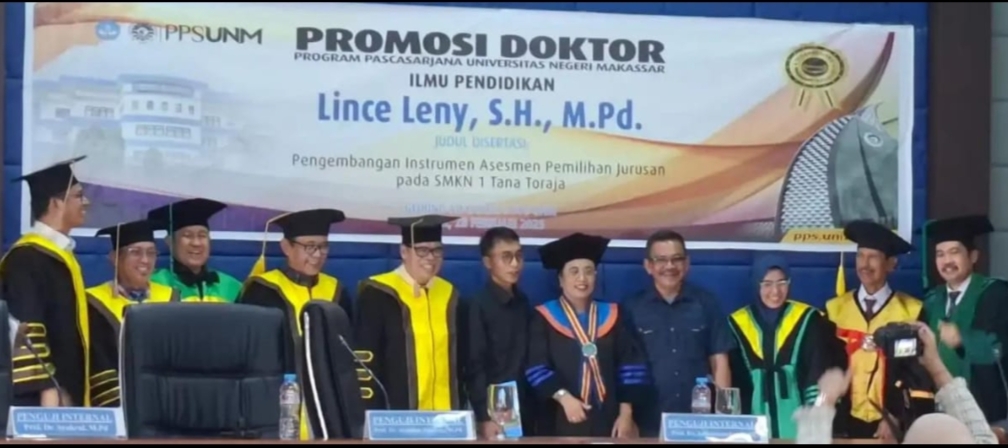 Guru SMKN 1 Tana Toraja Raih Gelar Doktor di Bidang Pendidikan