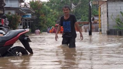 Banjir di Balikpapan: Pemukiman dan Masjid Tergenang Akibat Hujan Deras