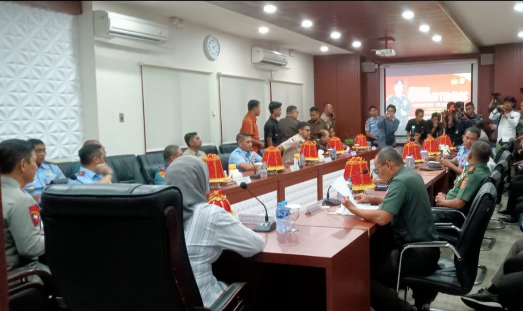 Pangdam XIV/Hasanuddin dan Kapolda Sulsel Rapat Bahas Kamtibmas