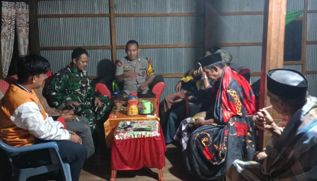 Bhabinkamtibmas dan Babinsa di Gowa Lakukan Problem Solving Terkait Masalah Antarwarga di Dusun Likunoang