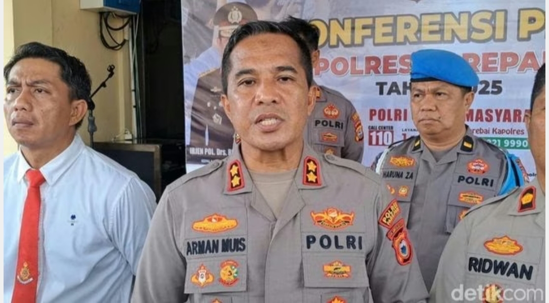 https://www.detik.com/sulsel/parepare/d-7872566/pembelaan-oknum-polisi-di-parepare-sempat-pukul-tahanan-narkoba-sebelum-tewas