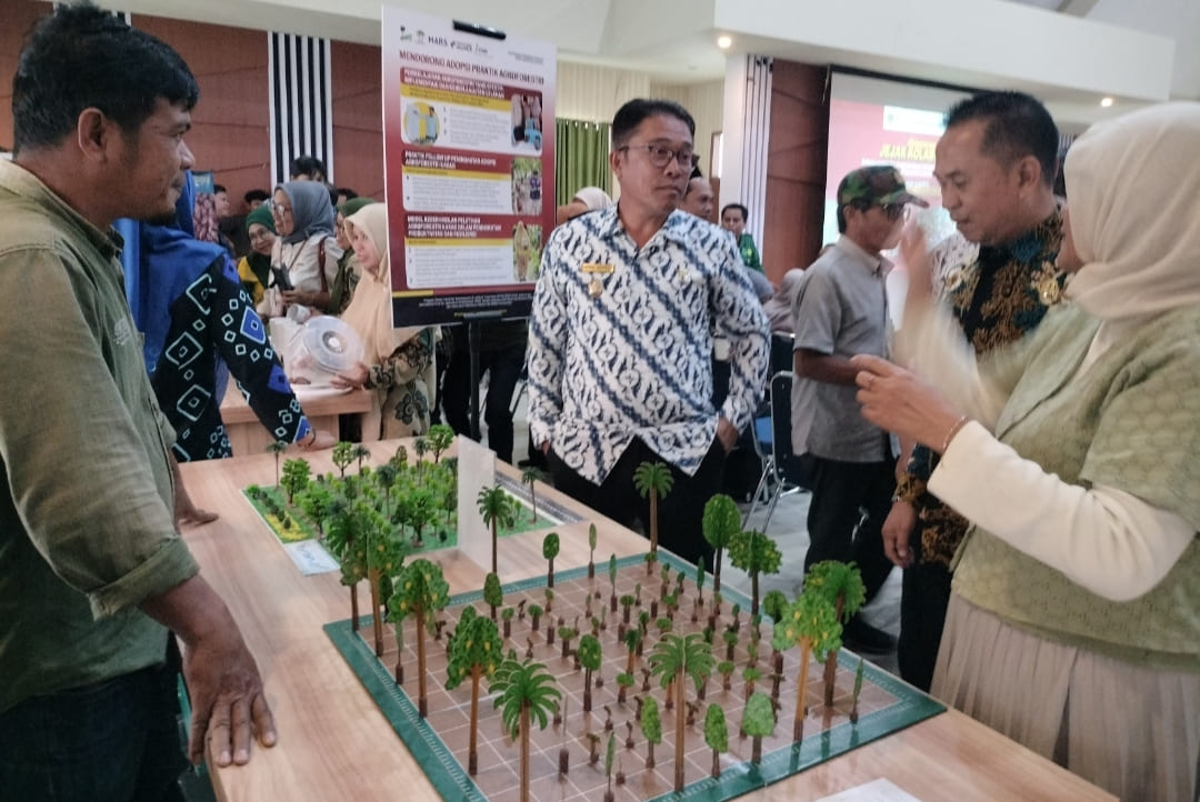 Dari Madu Trigona hingga Gula Aren: SFITAL Perkuat Ekonomi Lokal Lewat KUB Agroforestri