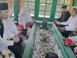 Jelang Puncak HUT Lutra ke-26, Bupati dan Tokoh Daerah Ziarah ke Ulama Penyebar Islam Datu’ Patimang
