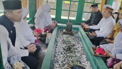 Jelang Puncak HUT Lutra ke-26, Bupati dan Tokoh Daerah Ziarah ke Ulama Penyebar Islam Datu' Patimang