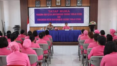 Kapolres Toraja Utara Tatap Muka dengan Bhayangkari, Ini Pesan Stephanus Luckyto