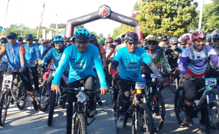HUT ke-26 Luwu Utara Dimeriahkan Fun XC Bersama Bupati Andi Rahim dan 350 Passapeda Sulsel