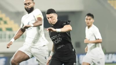 Penalti Menit Akhir Bawa Persita Tundukkan PSM Makassar 2-1