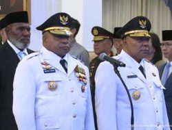 Prabowo Lantik Matius Fakhiri dan Aryoko Rumaropen sebagai Gubernur dan Wakil Gubernur Papua