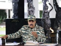 Maduro Perintahkan Siaga Militer Setelah AS Kerahkan Bomber B-52 ke Karibia.