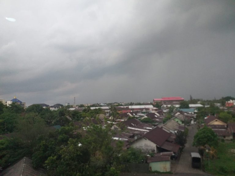 BMKG Makassar Minta Warga Siap Hadapi Hujan Lebat Mulai 25 November Hingga 1 Desember 2025
